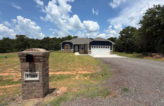 Beautiful 3 Bedroom, 2 Bathroom Home on a 2.14 Acre Corner Lot! photos photos