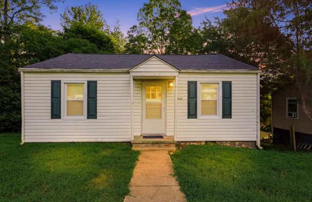 One Level Home Near University of Lynchburg photos photos
