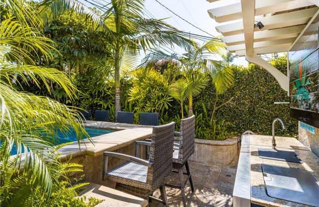 9442 Tiki Circle Gallery 3