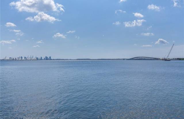2451 Brickell Bay Drive Gallery 4