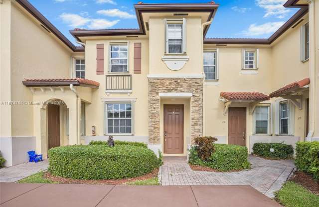 1490 NE 33rd Ave photos photos