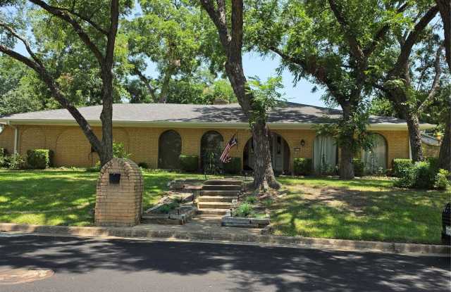 2517 Nantucket Drive Gallery 1