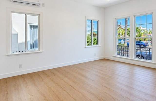 233 N Berendo St Gallery 4