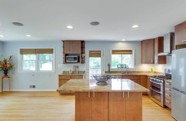 1718 Great Falls St - 1718 Great Falls Street, McLean, VA 22101