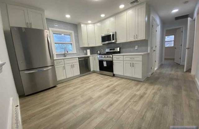 637 6th Street - 637 6th Street, Carlstadt, NJ 07072