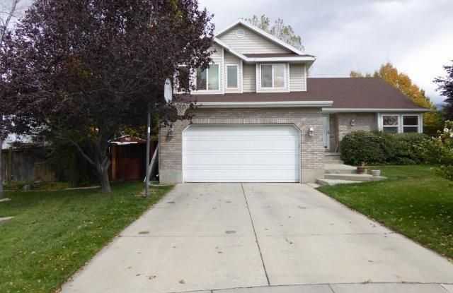 4 Bed 2 1/2 Bath Home in Sandy photos photos