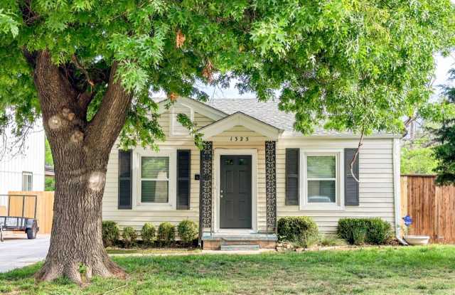 Updated 2 Bed 1 Bath - Large Carport and Garage! photos photos