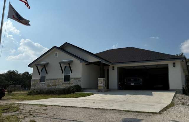 Hill Country Living - Gated  Fenced 3 Bedroom House on 1 Acre in Fischer photos photos