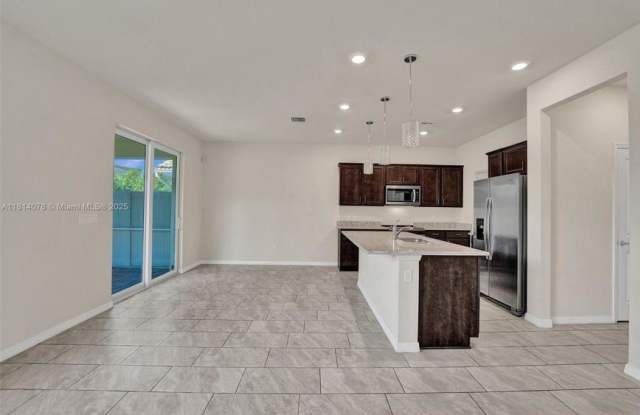 4764 Eucalyptus Dr Gallery 2