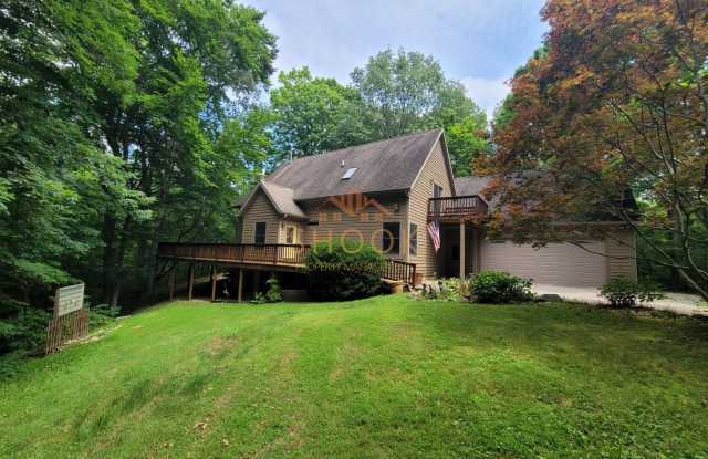 A Little Piece of Tennessee! Your Private Wooded Home! photos photos