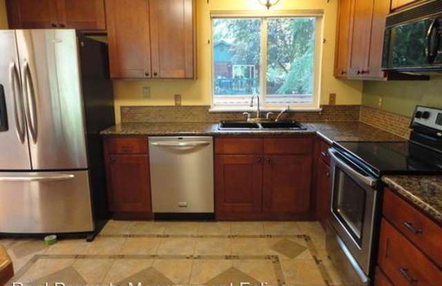 14205 Silver Firs Drive Gallery 4