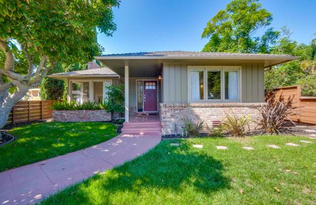 Beautifully remodeled 2 bed, 2 bath home. photos photos