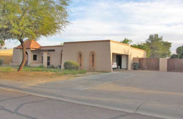5639 East Thunderbird Road Gallery 2
