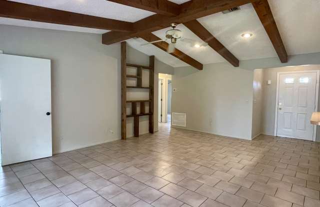 2120 Outer Drive Gallery 4