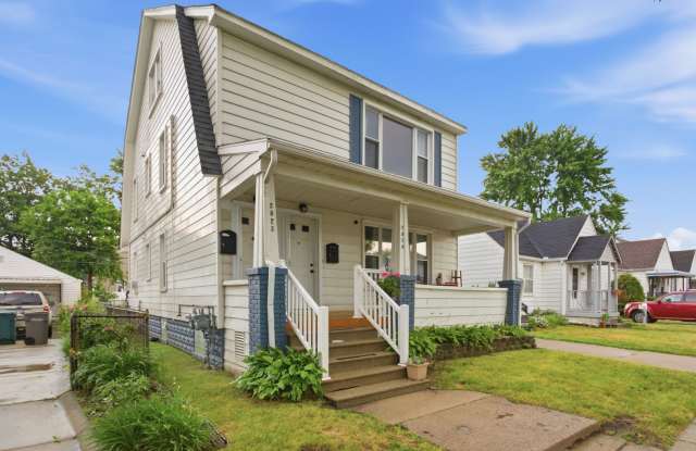Fully Renovated Upper Unit 3BR Multi-Level Home with New Appliances photos photos