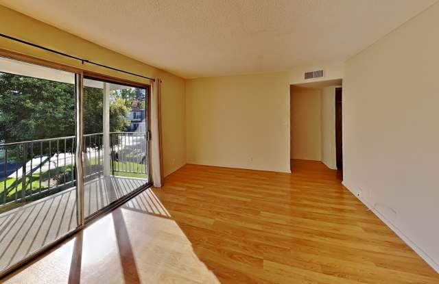Walnut Creek 1/1 Condo Available Now! Gallery 3