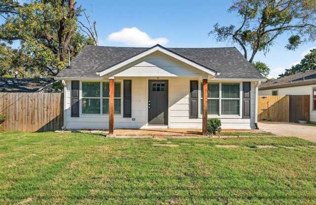 1803 W Hull Street - 1803 West Hull Street, Denison, TX 75020