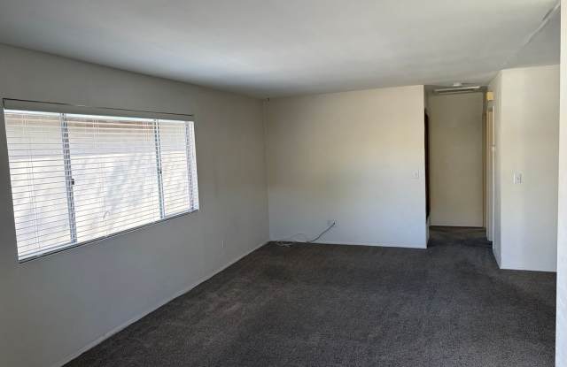 2-Bed with Garage! Gallery 3