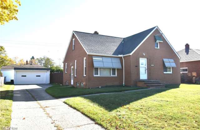 2761 Forestview Avenue photos photos