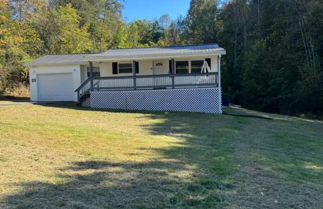 Maynardville 37807 - Beautiful Updated 2 Bedroom, 2 Bath Rancher Situated on Approximately 5 Acres! - Call Lisa Vineyard (865) 216-9334 Gallery 1