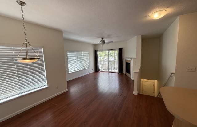 8105 East 11th Avenue photos photos