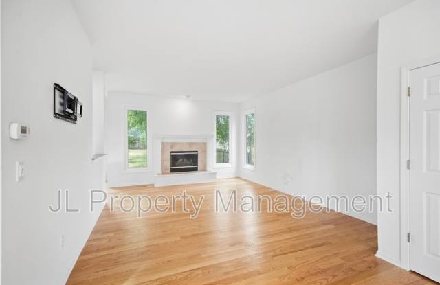 14874 South Summit Street Gallery 3