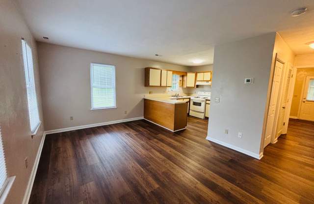 4 Bedroom, 3 Bath Townhouse Gallery 3