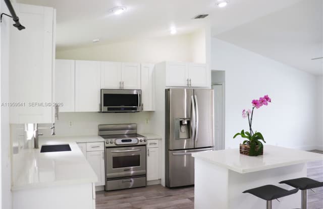 16930 Mead Hill Drive West Gallery 3