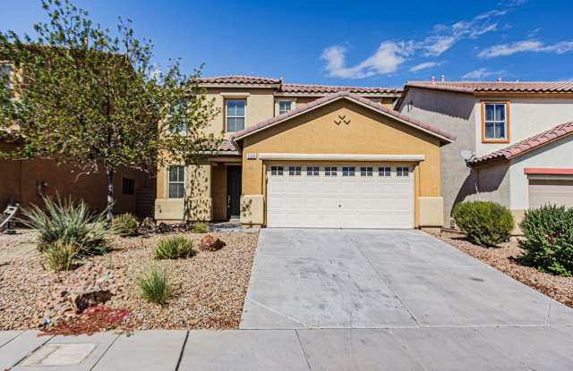 4 Bedroom with 3 Bathrooms Gallery 1