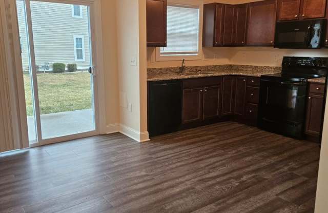 3 Bedroom, 3.5 Bath Townhouse Gallery 4