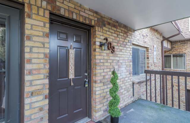 1390 Everett Court photos photos