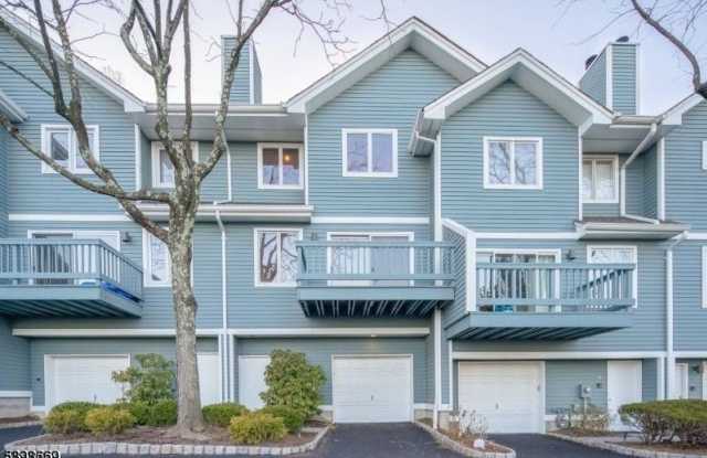 8 Skyview Ter - 8 Skyview Terrace, Clifton, NJ 07013