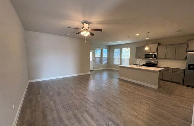 5291 Crystal Lake Avenue Gallery 2