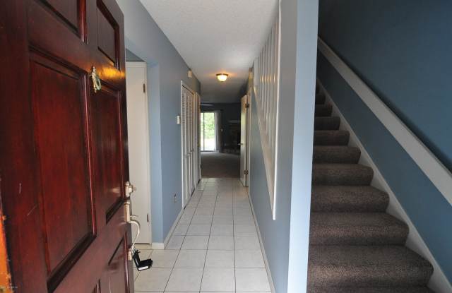 3036 COBBLEWOOD LN W Gallery 2