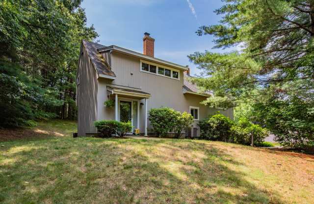 10 Partridge Court - 10 Partridge Court, Simsbury Center, CT 06070