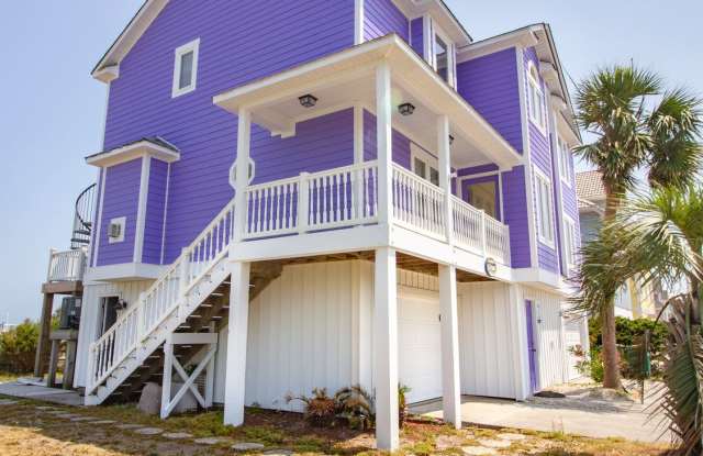 NEW TO THE FURNISHED OFF-SEASON RENTAL PROGRAM FALL OF '25-SPRING OF '26 - 837 Fort Fisher Boulevard South, Kure Beach, NC 28449 NEW TO THE FURNISHED OFF-SEASON RENTAL PROGRAM FALL OF '25-SPRING OF '26 - 837 Fort Fisher Boulevard South, Kure Beach, NC 28449