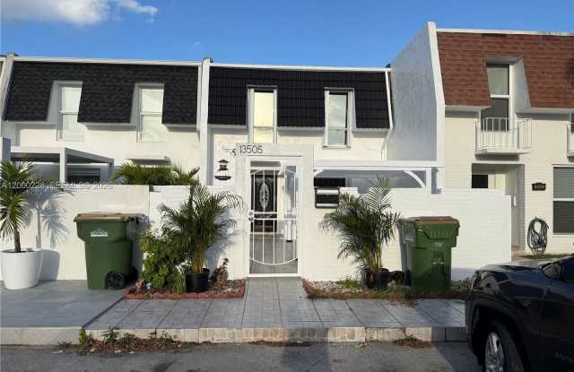 13505 NE 23rd Ct photos photos