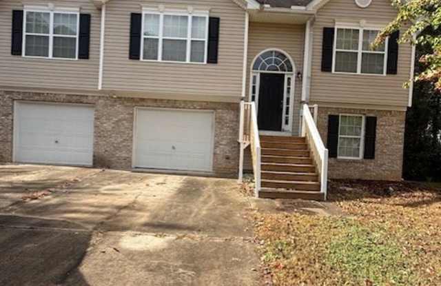 4 Bedroom 3 Bath Specious Home - 302 Remington Place Boulevard, Dallas, GA 30157