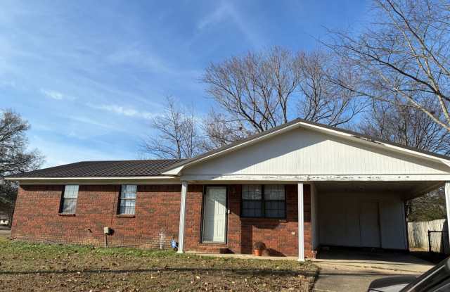 Comfortable West End Home - 5 Hartwell Place, Searcy, AR 72143