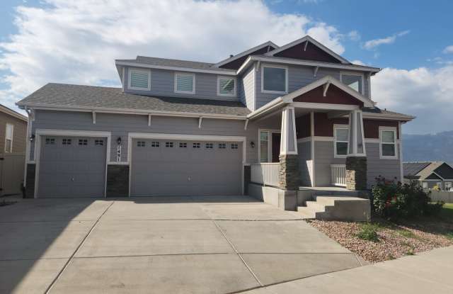 Fantastic Home- 4 Bed, 3.5 bath, 3 car garage, Over 3,200 SQ. FT. Gallery 1