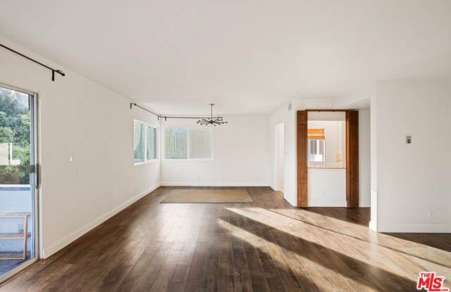 7259 Hillside Ave - 7259 Hillside Avenue, Los Angeles, CA 90068