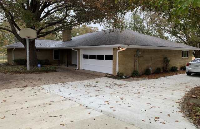 2825 E Parker Road Gallery 2