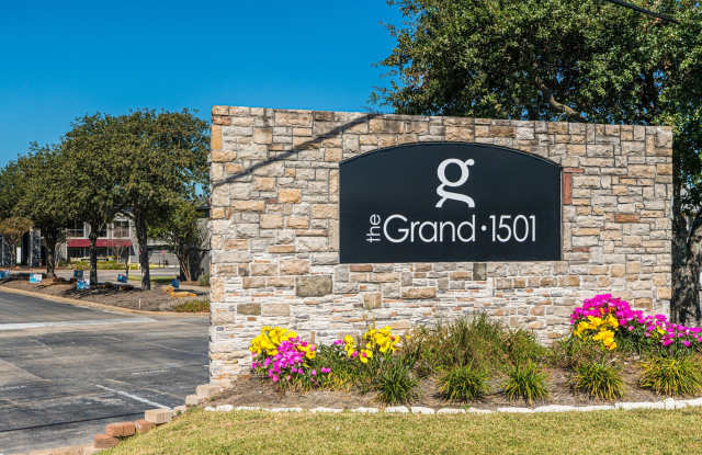 Grand 1501 photos photos