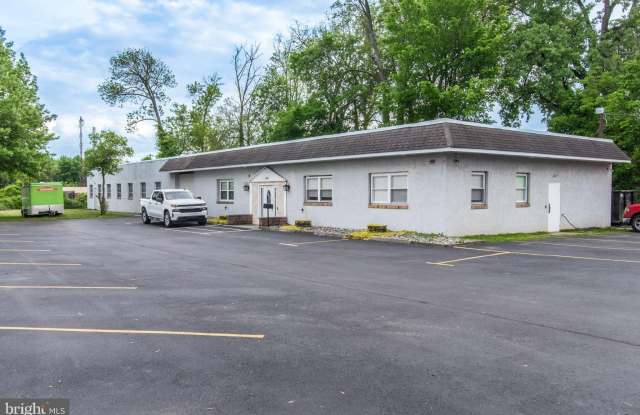 890 TENNIS Avenue photos photos