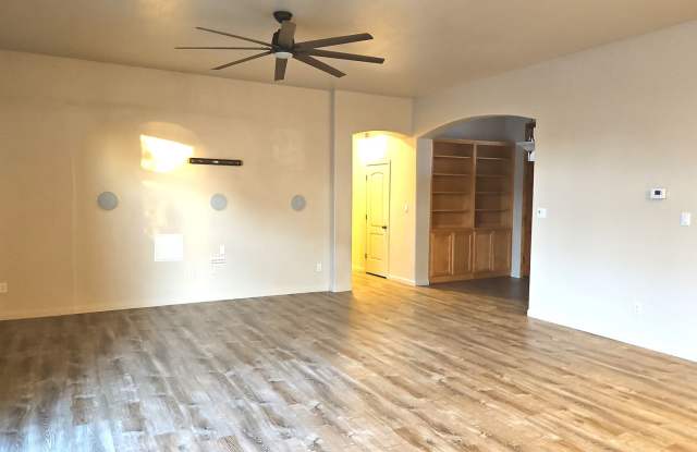 4 bedroom for lease in Picacho subdivision Gallery 3