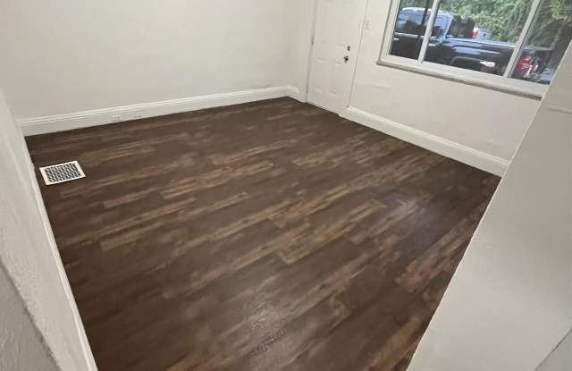 1513 Ridge Ave photos photos