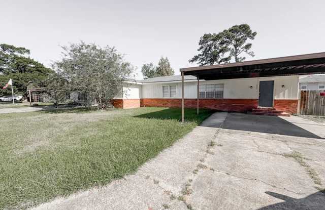 FOR LEASE IN LAFAYETTE: 3 BEDROOM HOME! Gallery 1
