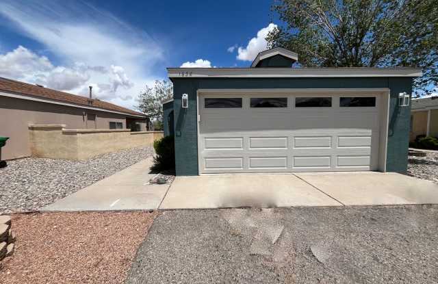 Cute 3 Bedroom 2 Bathroom Home In Rio Rancho! photos photos