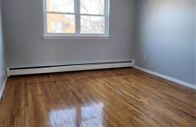 2952 Laconia Avenue - 2952 Laconia Avenue, Bronx, NY 10469
