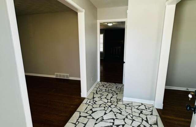 5453 Fincastle Cove Gallery 2